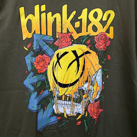 Blink 182 Happy Face Smiley Tshirt size extra large - Picture 2 of 4